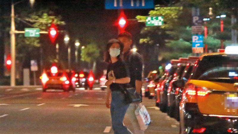 經歷鄭人碩離婚背小三罵名 小薰高EQ回應