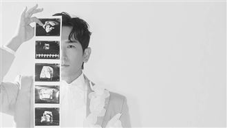 大咖男神小11歲妻順產　抱娃溫馨照曝光了