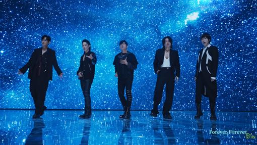 周杰倫MV「又在走路」　本人7字幽默回應