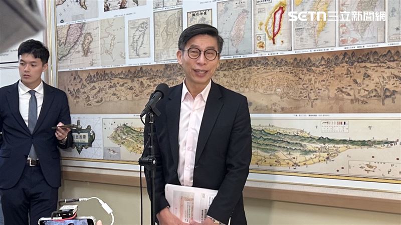 鍾佳濱回應陳玉珍修法助理費除罪化。（圖／記者詹宜庭攝影）