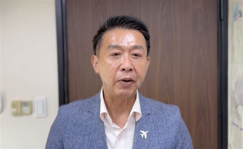 許智傑表示，自己提出公費助理法案，是為了要保障助理的權益，並呼籲國民黨三思。（圖／許智傑辦公室提供）