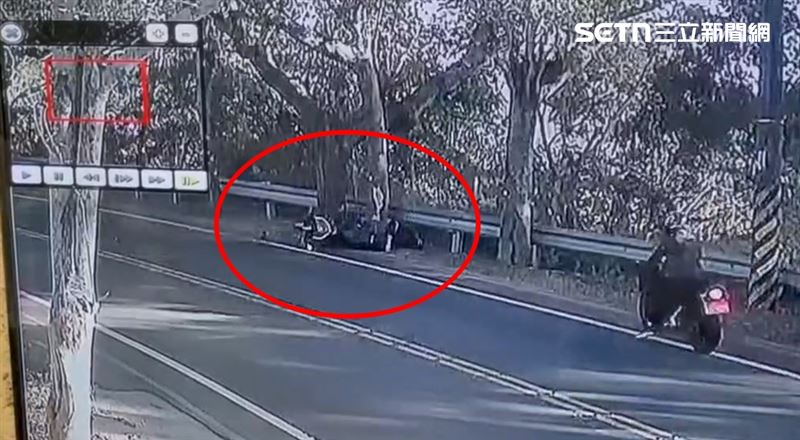 彰化139縣道「死亡彎道」又車禍，22歲重機男自撞路樹，一度命危。（圖／翻攝畫面）