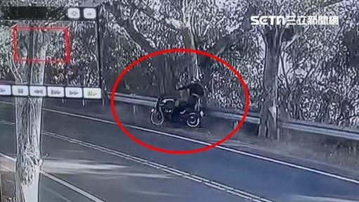 139死亡彎道又出事！22歲重機男撞樹命危
