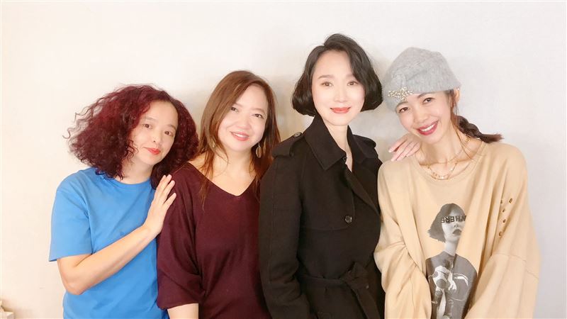 不捨！坣娜人生最後一場演唱會幕後真相曝光，這4個字《愛是自由》逼哭全網。（圖／張曼芸提供）