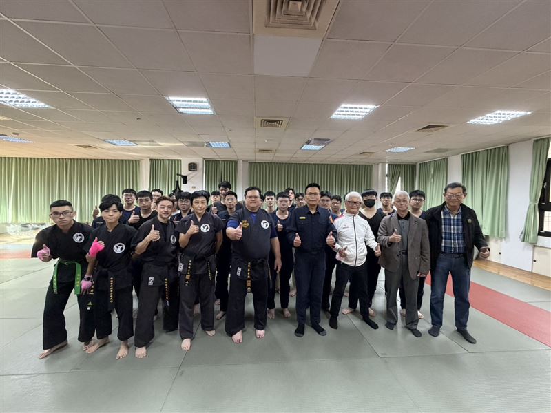 土城分局於114年12月9日辦理「初任警職搏擊技術訓練」。(圖/翻攝畫面)