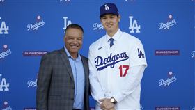 2年前今天大谷翔平宣布加盟道奇。（圖／美聯社／達志影像）