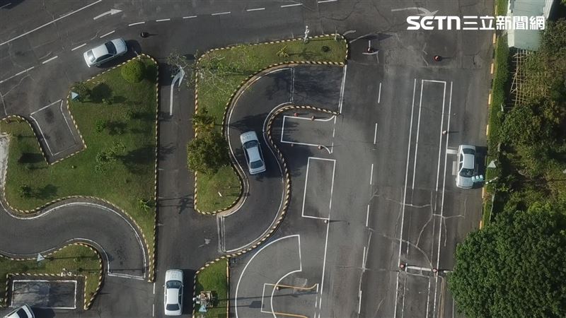 太平某駕訓班有學員誤踩油門暴衝。（示意圖／資料照）