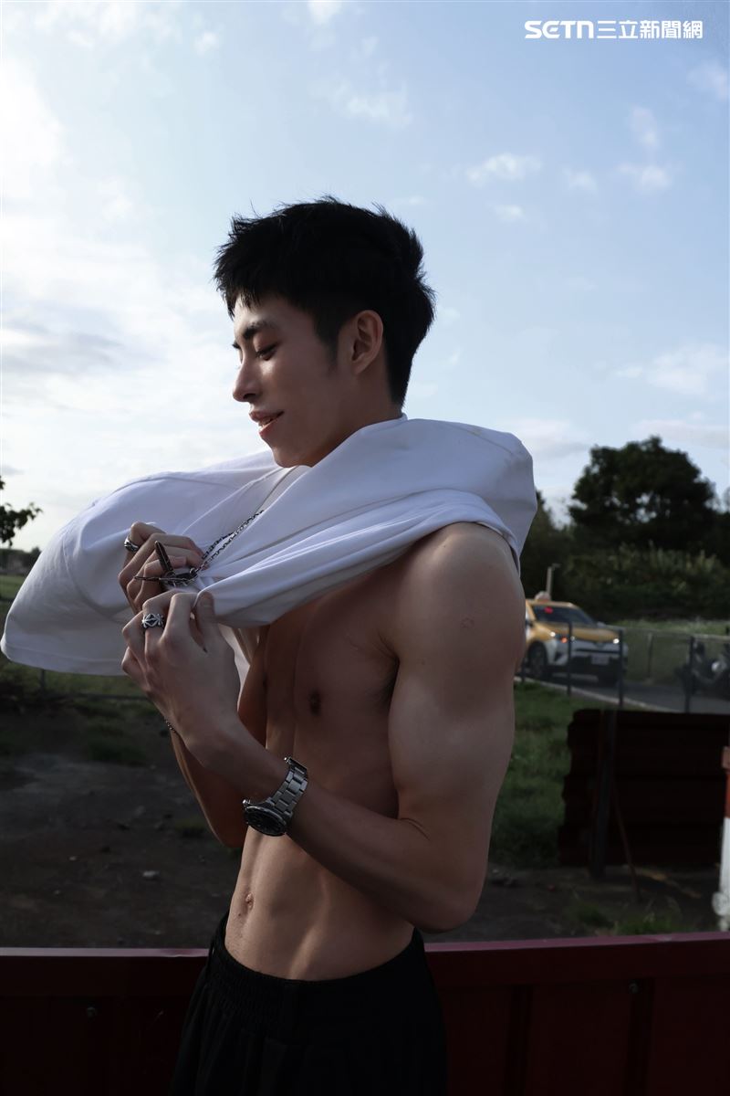 陳任佑接受專訪分享闖蕩演藝圈的心路歷程。（圖／璽鈅工作室提供）