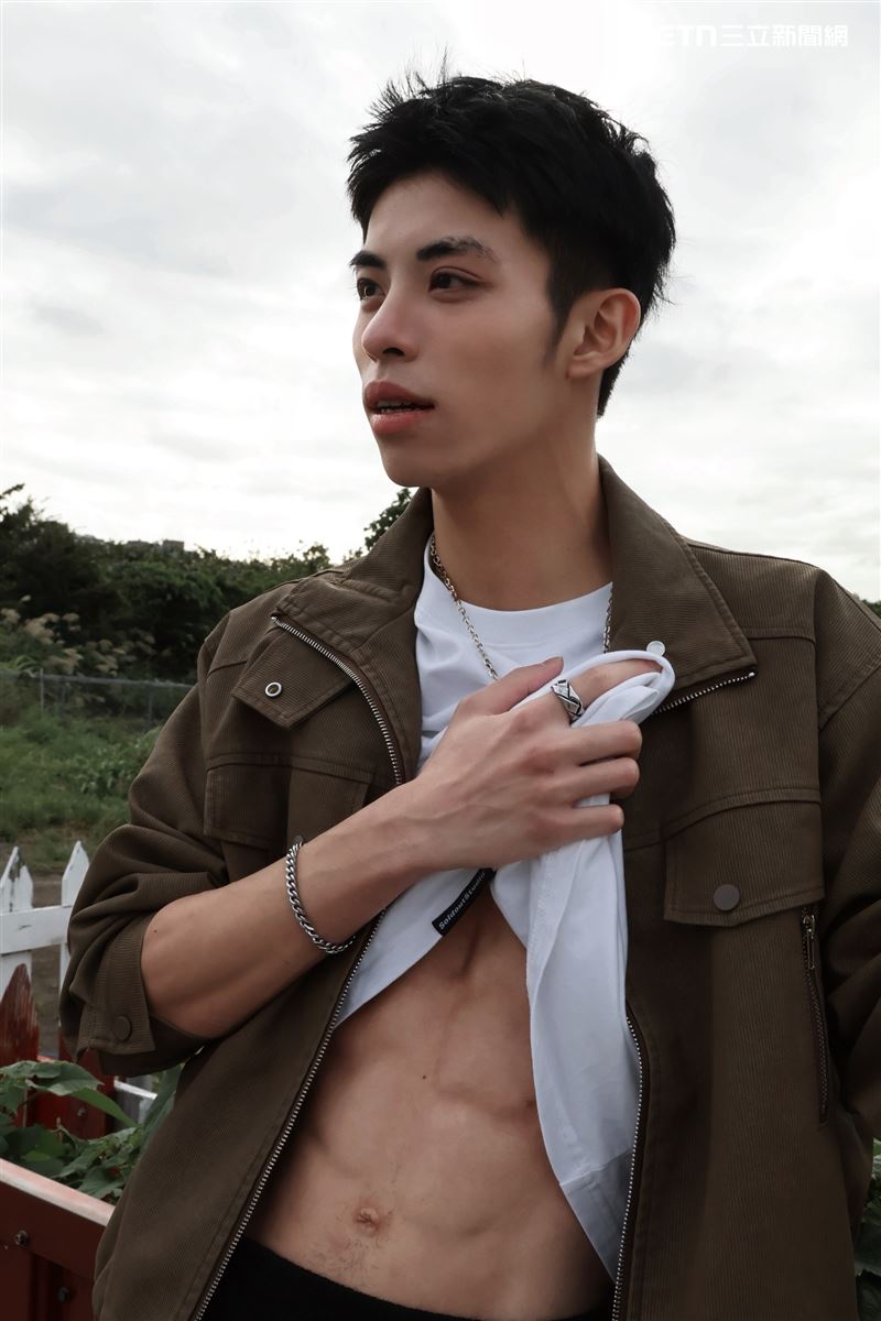 陳任佑接受專訪分享闖蕩演藝圈的心路歷程。（圖／璽鈅工作室提供）