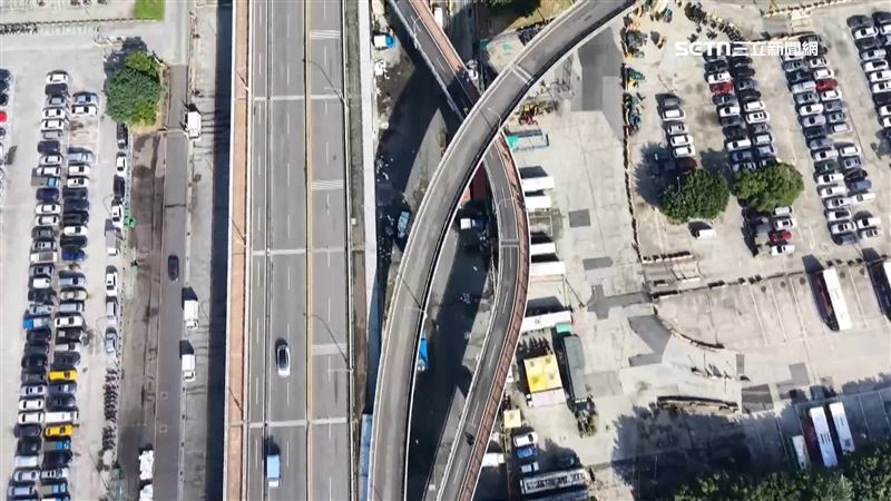 華中橋機車道短短160公尺就有3個彎