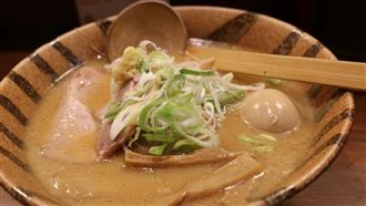 拉麵湯太鹹！因少做1事 日本人揭道地吃法