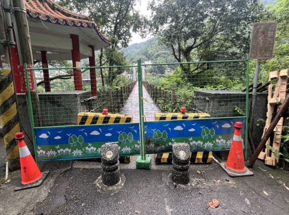 內灣吊橋今年7月14日封橋至今仍未開放。(圖/翻攝自內灣鄉公所網站)