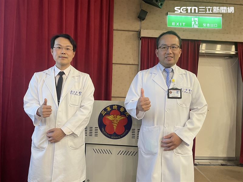 三總整合疼痛治療中心主任徐永吉（左）與放射診斷部科主任許一智（右）。（圖／記者蔣季容攝影）
