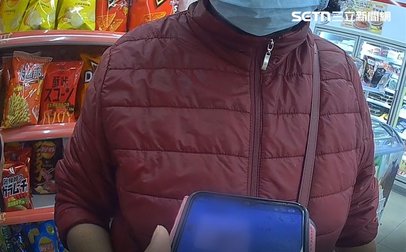 苗栗69歲婦人與男網友大談黃昏之戀，結果卻遇到交友詐騙，差點被騙走積蓄。（圖／翻攝畫面）