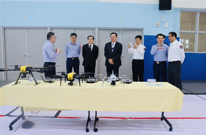 禮堂介紹無人機訓場