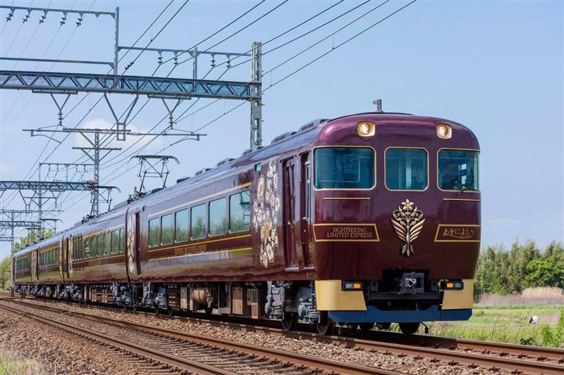 關西深度旅遊暴紅,夢幻特急青之吉號一票難求。(圖/翻攝近畿日本鉄道粉專)