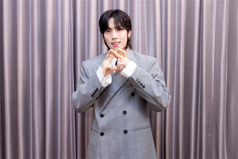 東雨為新專輯做美甲。（圖／COME ON JKSSP提供）