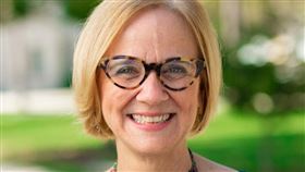 民主黨的希金斯（Eileen Higgins）6成得票率當選市長，打破近30年來共和黨執政魔咒。（圖／翻攝自X平台 @MeidasTouch）