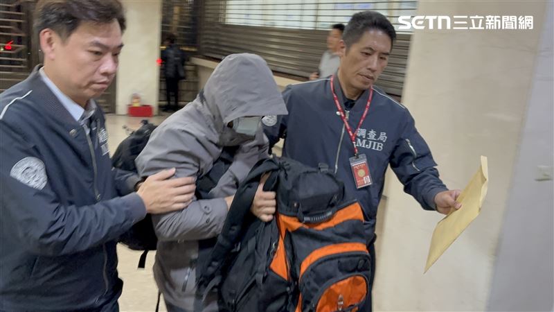 太子集團案第4波搜索，拘提一許姓男子到案。（圖／記者楊佩琪攝）