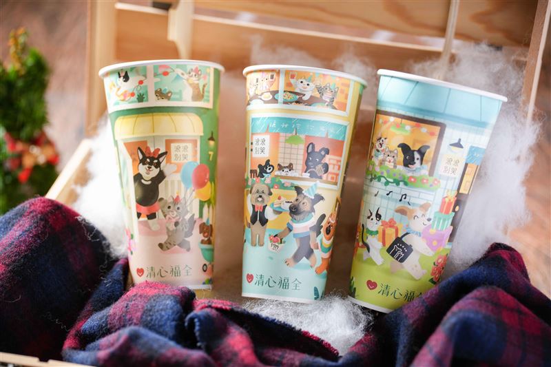 清心福全攜手公益品牌「浪浪別哭」,推出聯名限定紙杯。(圖/品牌業者提供)