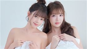 「呆萌女神」元元與親妹妹「琦琦」合體推出寫真。（圖／元元授權提供，未經同意請勿轉載）