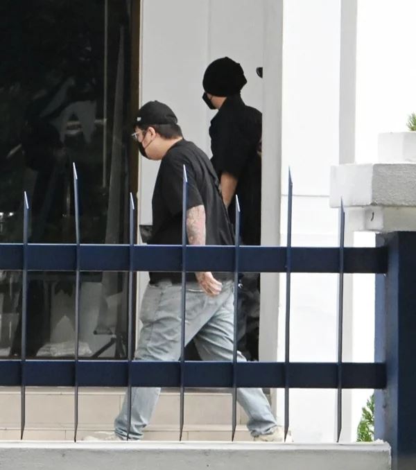 黃明志本人低調辦理相關保釋手續。(圖/《中國報》授權提供)