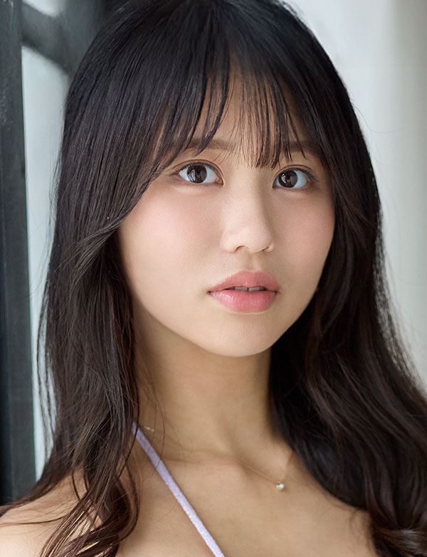 日本美女導遊國仲有菜出道拍AV,她能說六種不同的語言,在床上用中文也能溝通無障礙。(圖/翻攝自X)