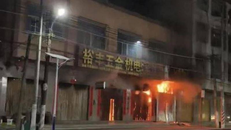 五金行大火四代12人亡 家屬慟:為何沒跑