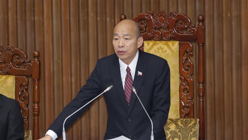 刻意讓周萬來閃躲助理費?綠委怒轟韓國瑜