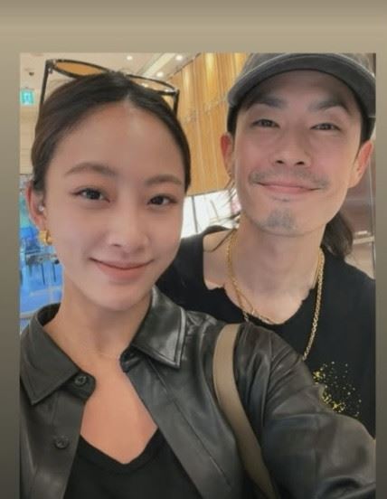 吳建豪因自拍角度被誤認暴瘦,陳薇曬出近照替他澄清。(圖/翻攝自IG)