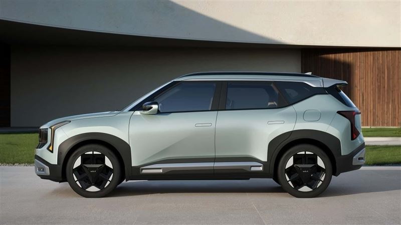 1.6渦輪+四驅 平價休旅還有科技座艙