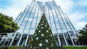 凱基金公益月揭開序幕，結合全台最高飄雪聖誕樹，從12月16日起推出「聖誕公益市集」與「凱基聖誕．星光之夜」等系列活動，將溫暖與希望注入歲末時光。（圖／凱基金控）