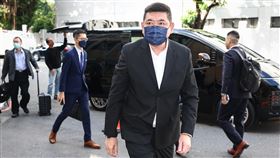 NONO被控妨害性自主案開庭（1）藝人NONO（陳宣裕）（前）被控妨害性自主案11日在台灣高等法院開庭，NONO在律師團隊陪同下抵達法院。中央社記者王騰毅攝  114年12月11日