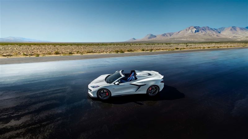 雪弗蘭Corvette「星光與鋼鐵」紀念版。(圖/翻攝Chevrolet網站)