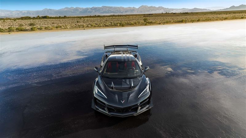 外觀採北極白配聖托里尼藍、或黑配腎上腺素紅。(圖/翻攝Chevrolet網站)