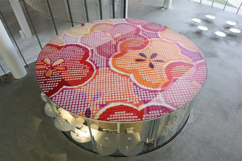 林明弘 ( Michael Lin )，《再製》（Processed），2025，乳膠漆、鋁塑板，直徑 8 公尺／ 6 公尺，藝術家自藏，臺中市立美術館委託創作。（圖／臺中市立美術館提供）