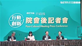衛福部部長石崇良(右二）出席行政院會會後記者會。（圖／記者盧素梅攝影）