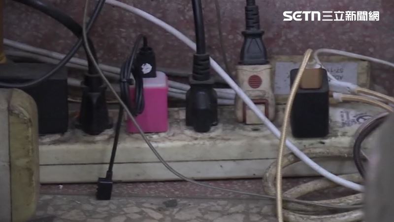 消防人員提醒,延長線綑綁收納是十分危險的行為。(示意圖/資料照)