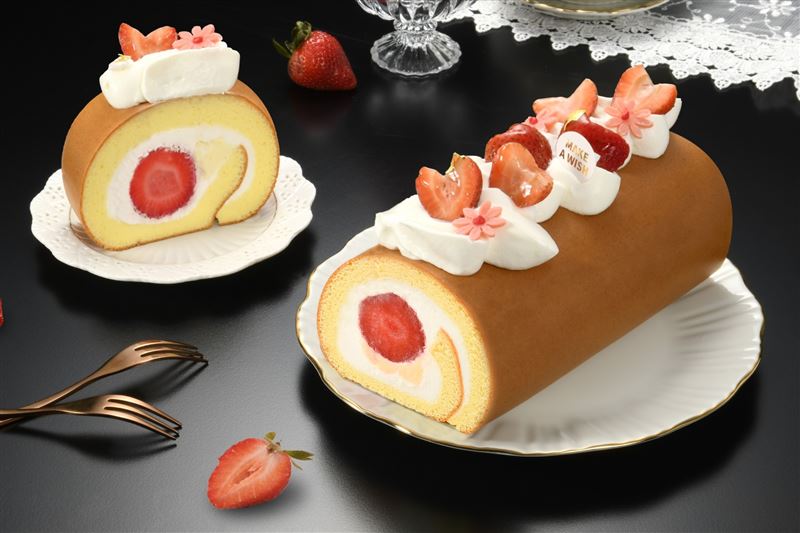 亞尼克戀莓物語生乳捲初登場,首度嚐試造型生乳捲,華麗變身就愛這抹浮誇,售價719元。(圖/品牌業者提供)