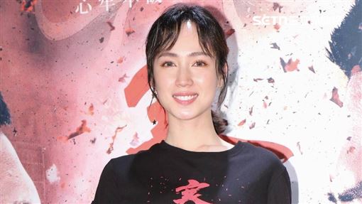 小薰矯正牙齒遭外洩個資！經紀公司怒發聲