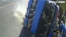 屏東,屏東縣,琉球鄉,水泥車,機車,水泥,煞車,車輛,翻車,煞車,失控（圖／翻攝畫面）