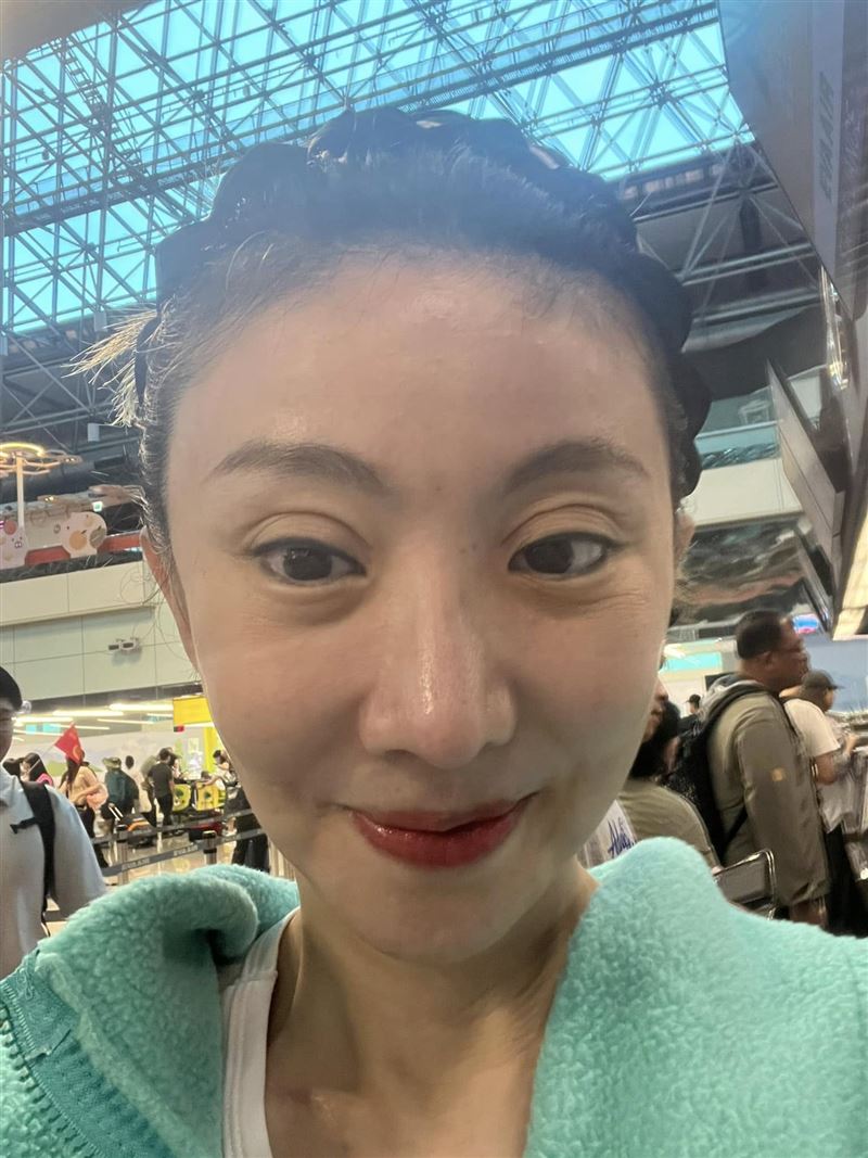 李宇柔力挺閨蜜。(圖/翻攝自臉書)