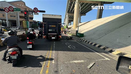 貨車司機疑身體不適！暴衝追撞4車釀4傷