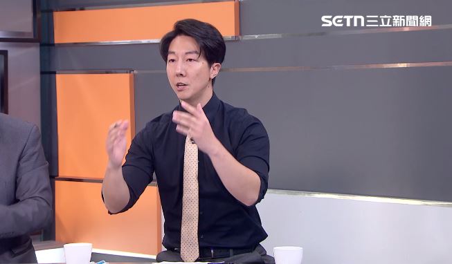 翁曉玲稱助理費除罪不影響助理權益，吳崢提出質疑。（圖／前進新台灣）