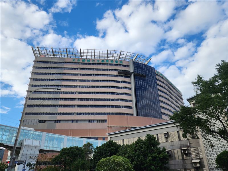 前輔大校長江漢聲死裡逃生曝心聲，為祂創立「被天主祝福的醫院」。堅持馬太福音聖經25：40 《弱者的守護》精神：凡你們對我這些最小兄弟中的一個所做的，就是對我做的。（圖／記者鍾志鵬攝影）