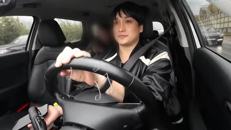 泰憲近來轉行當小黃司機。(圖/翻攝自YouTube)