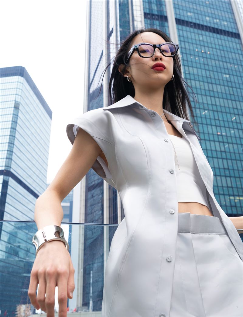 VIVE Eagle正式於今日在香港開賣販售。(圖/宏達電提供)