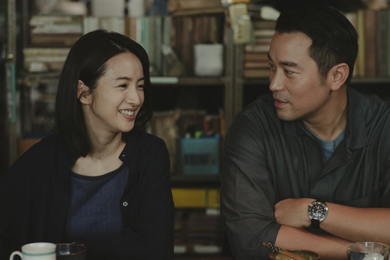 《深度安靜》林依晨(左)與張孝全第四度合作,首次飾演夫妻,展現絕佳默契。(圖/風起娛樂提供)