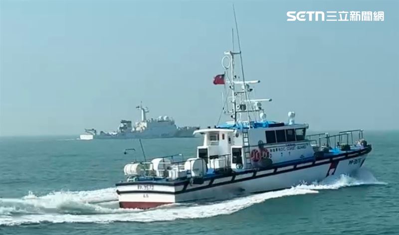 巡防艇拒止中國海警船。（圖／海巡署金馬澎分署提供）