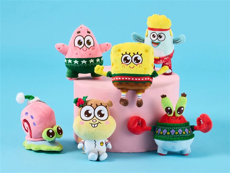 12/15起,海綿寶寶聖誕限定絨毛娃盒玩,六款隨機,直購399元,聖誕萌友隨機來報到。(圖/品牌業者提供)